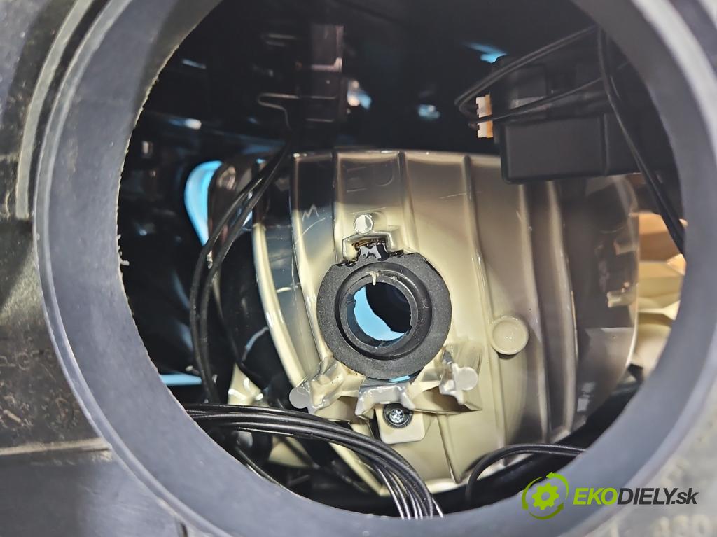 Opel Grandland 2017–2024 1.2 T 131 HP manual 96 kW 1199 cm3 5- Reflektor: ľavý YP00015780 (Kľučka dverí ostatné)