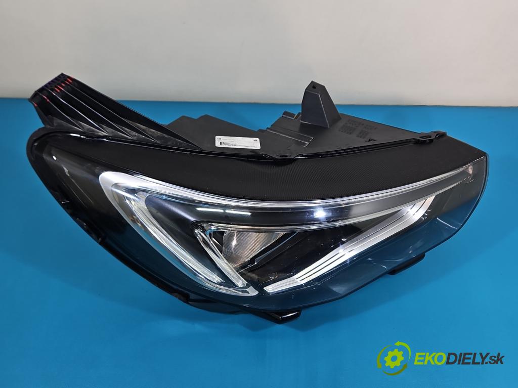 Opel Grandland 2017–2024 1.2 T 131 hp manual 96 kW 1199 cm3 5- světlo pravý  (Pravé přední světlo)