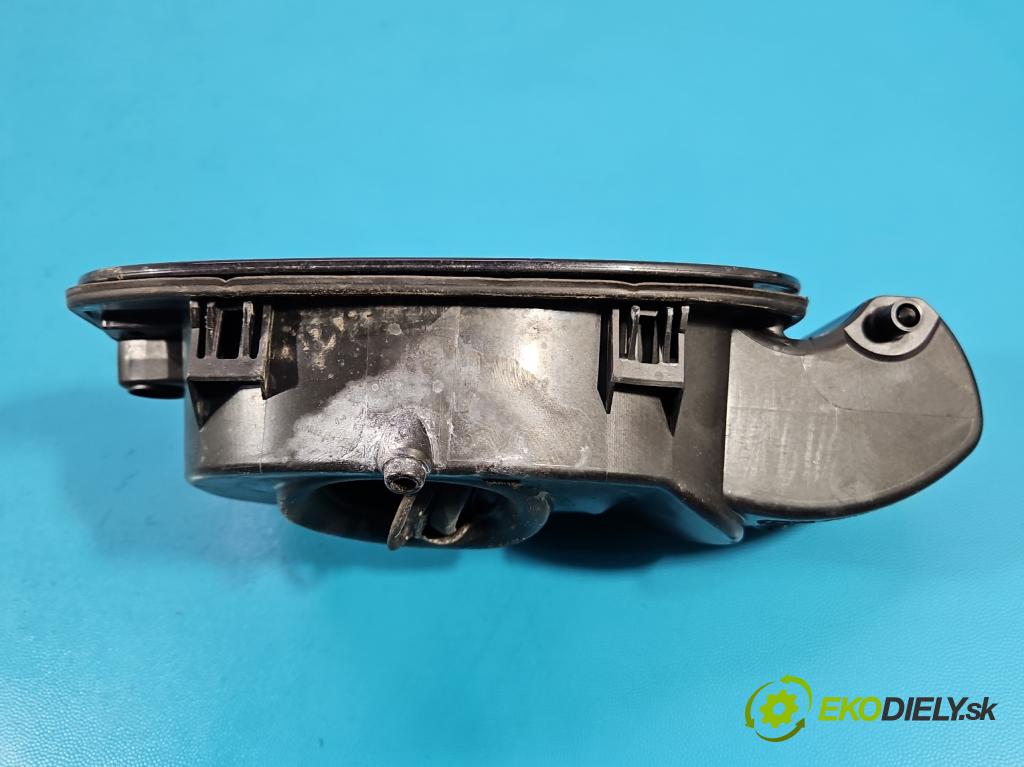 Porsche Cayenne II 2010-2017 3.0d 245KM automatic 180 kW 2967 cm3 5- Klapka nalévání paliva 7P5809857B (Klika dveří ostatní)
