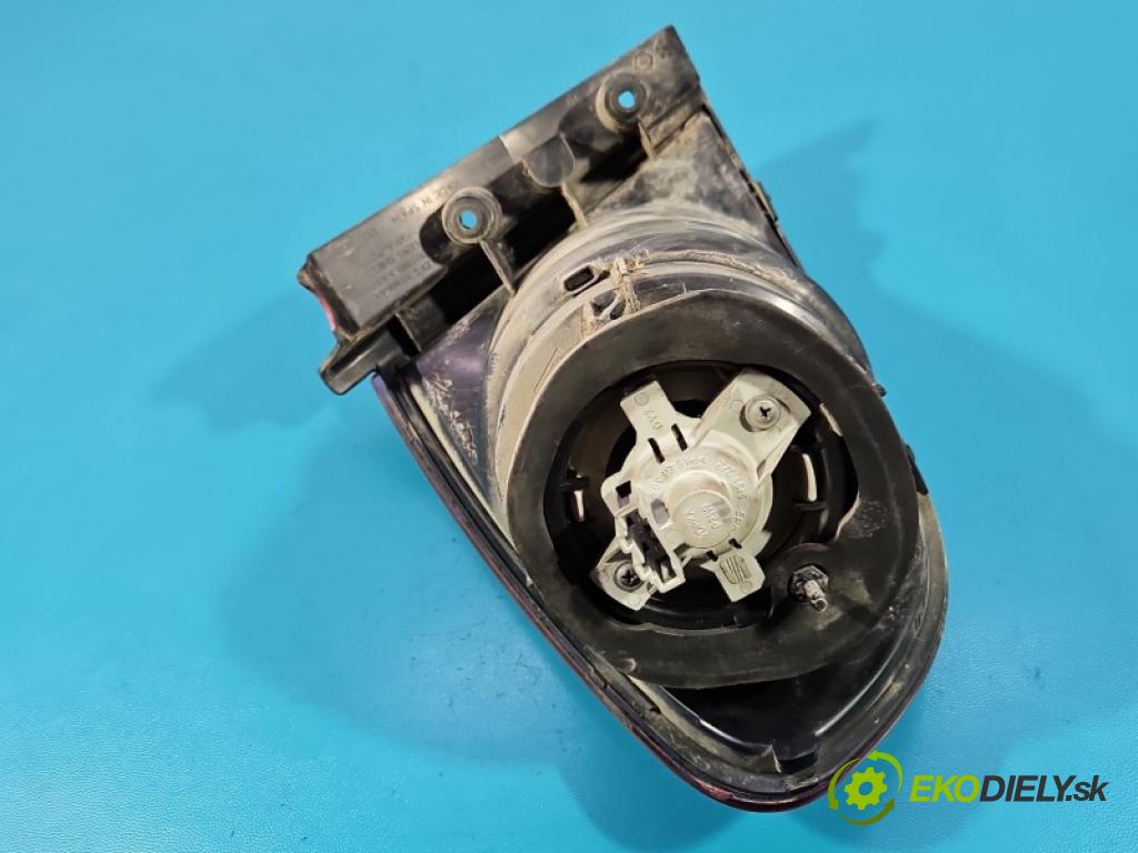 Seat Altea 1.9 tdi 105 hp manual 77 kW 1896 cm3 5- světlo zadní pravé blatník: