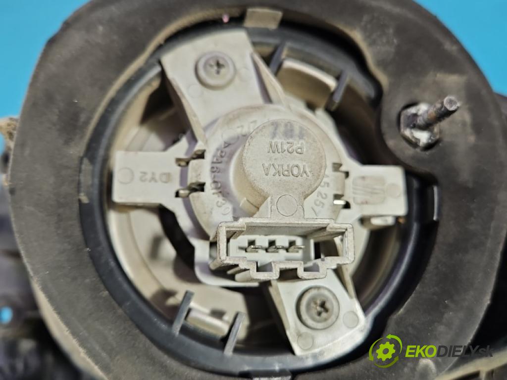 Seat Altea 1.9 tdi 105 hp manual 77 kW 1896 cm3 5- světlo zadní pravé blatník: