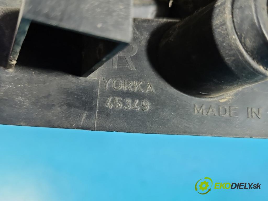 Seat Altea 1.9 tdi 105 hp manual 77 kW 1896 cm3 5- světlo zadní pravé blatník: