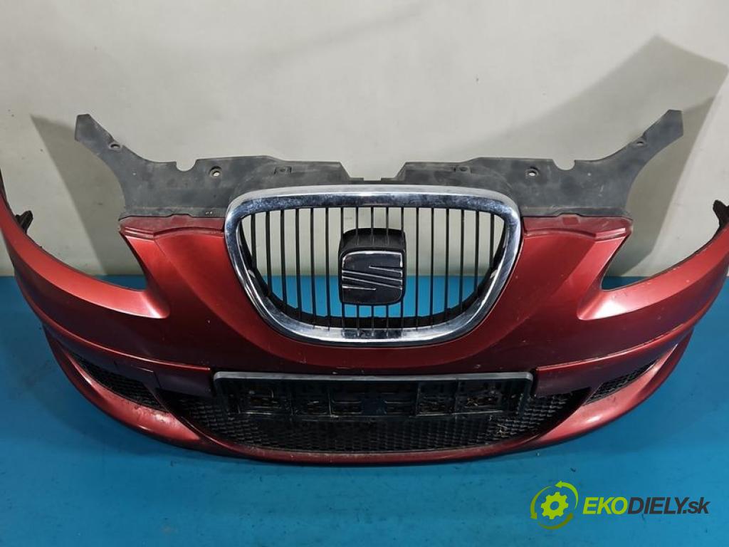 Seat Altea 1.9 tdi 105 hp manual 77 kW 1896 cm3 5- nárazník přední  (Klika dveří ostatní)
