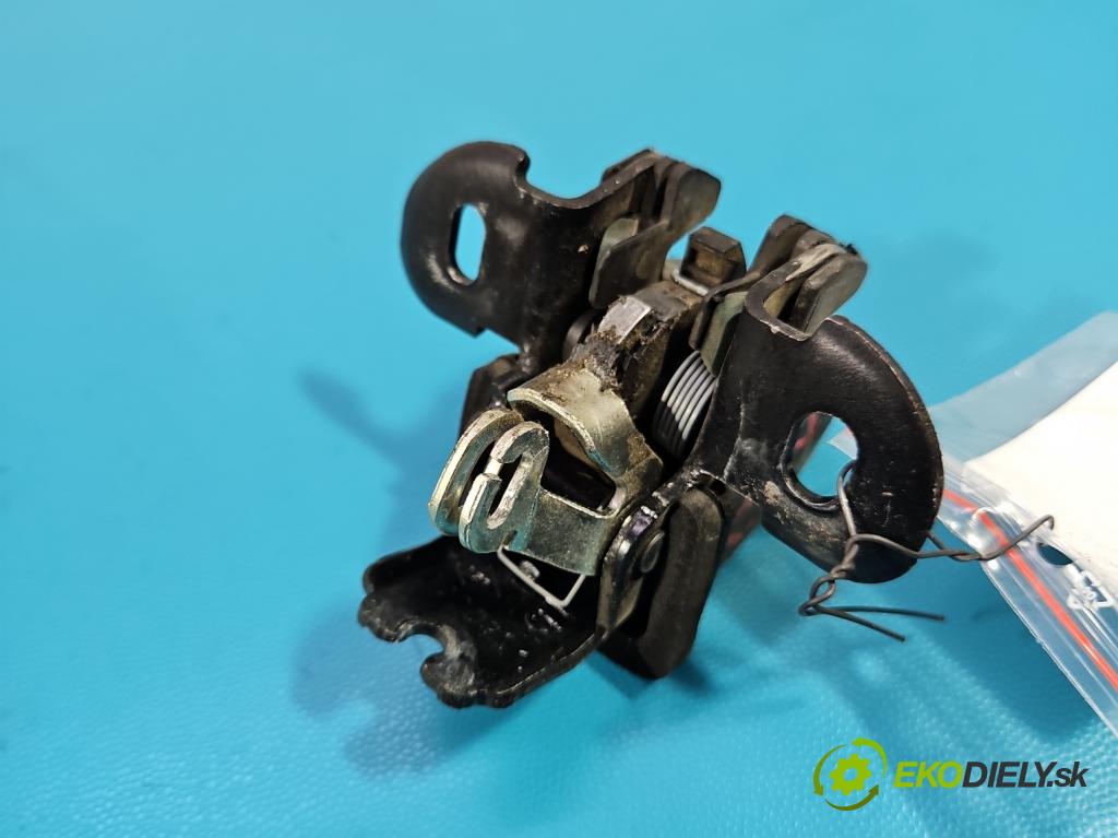 Renault Express 1.5 dci 95 HP manual 70 kW 1461 cm3 5- zámok zadné pravý 