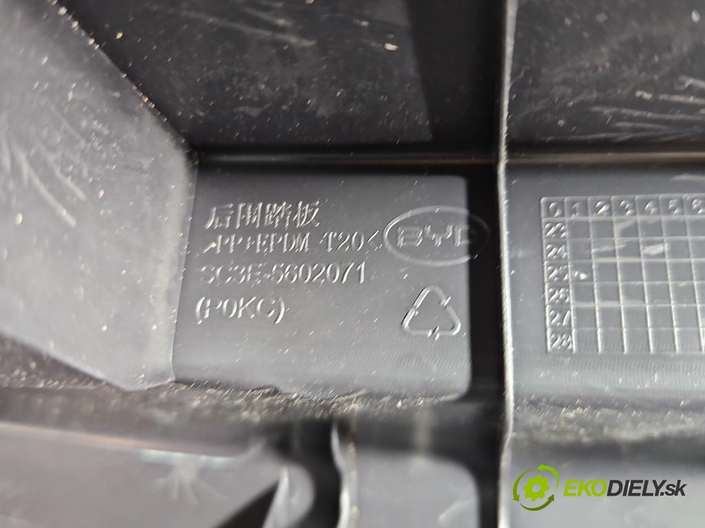 BYD ATTO 2  0.0 177 hp automatic 130 kW  5- kryt plastová SC3E-5602071