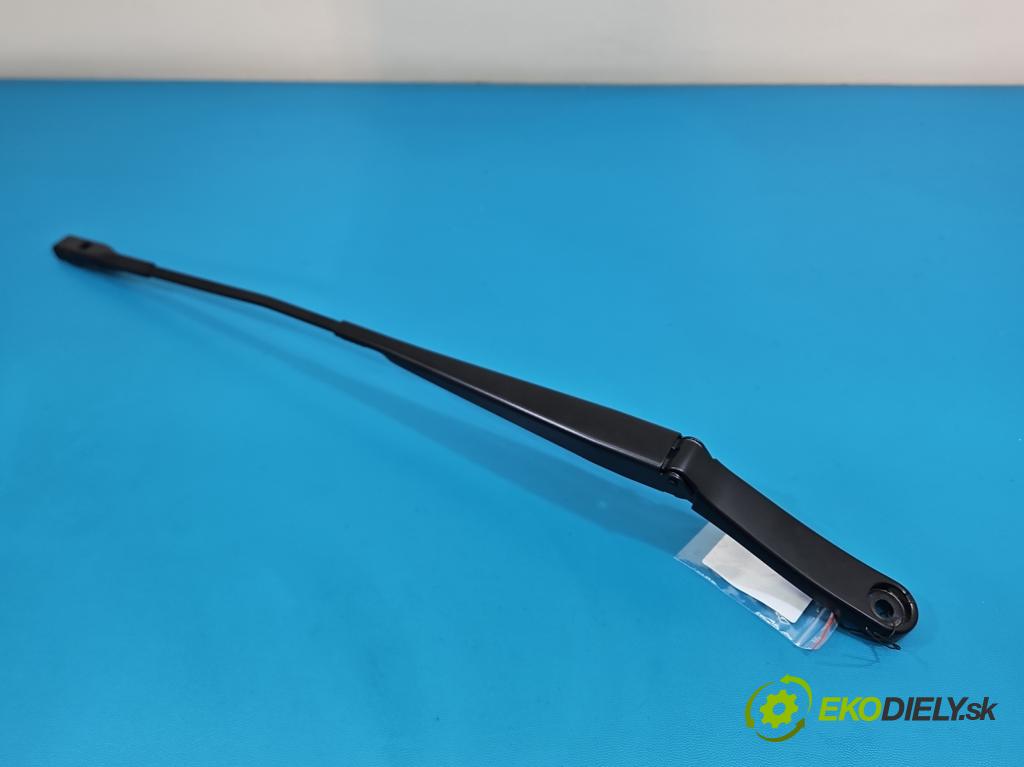 BYD ATTO 2  0.0 177 HP automatic 130 kW  5- rameno stieračov pravé SC3EAN-5205220