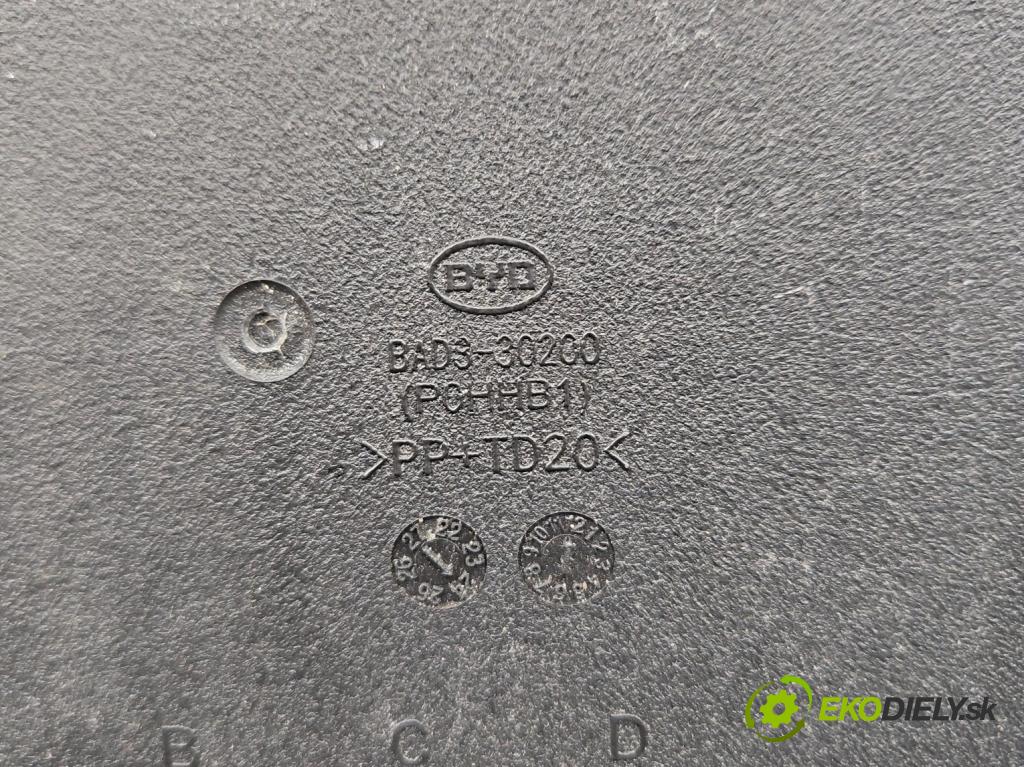 BYD ATTO 2 0.0 177 HP automatic 130 kW 5- skrinka poistka BAD3-30110 (Poistková skrinka)