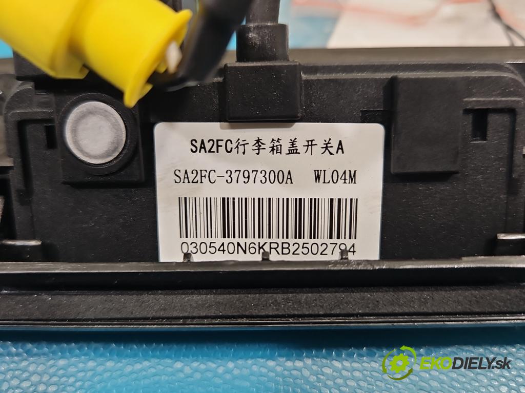 BYD ATTO 2  0.0 177 HP automatic 130 kW  5- rukoväť kufrové dvere zadné SA2FC-3797399A