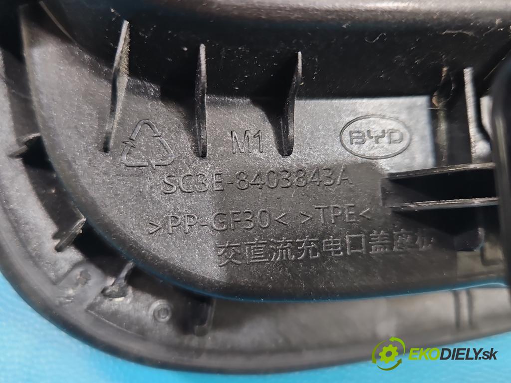 BYD ATTO 2  0.0 177 hp automatic 130 kW  5- Klapka nalévání paliva SC3E-8403843A (Klika dveří ostatní)