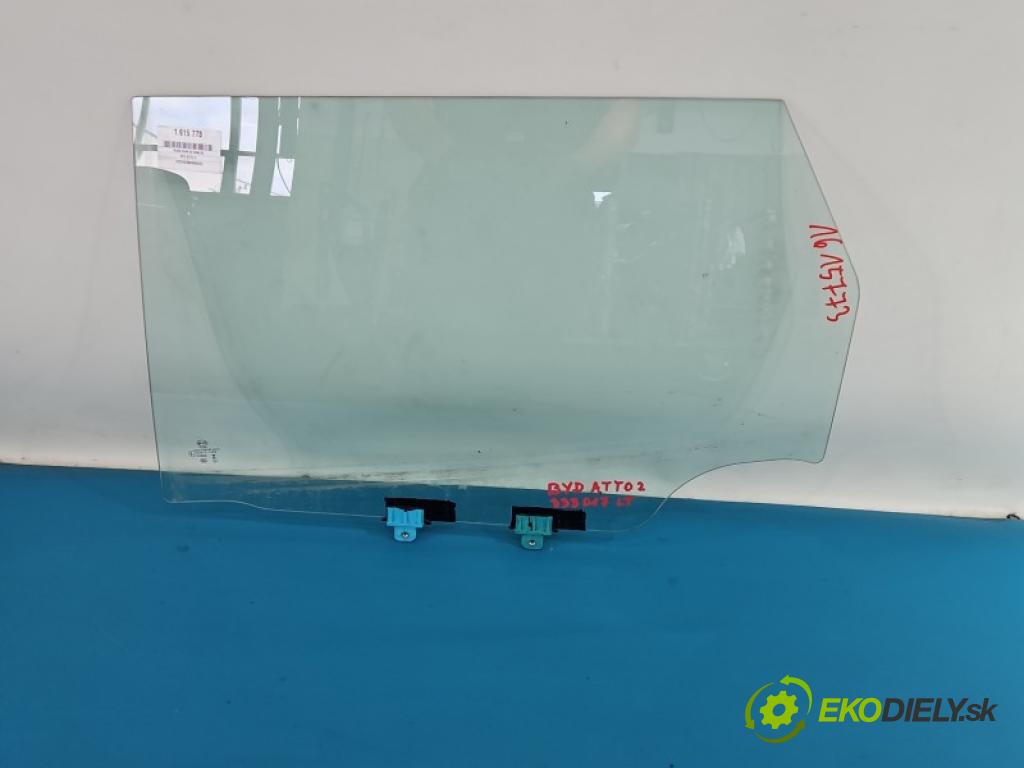 BYD ATTO 2 0.0 177 hp automatic 130 kW  5- sklo dveře zadní levé 