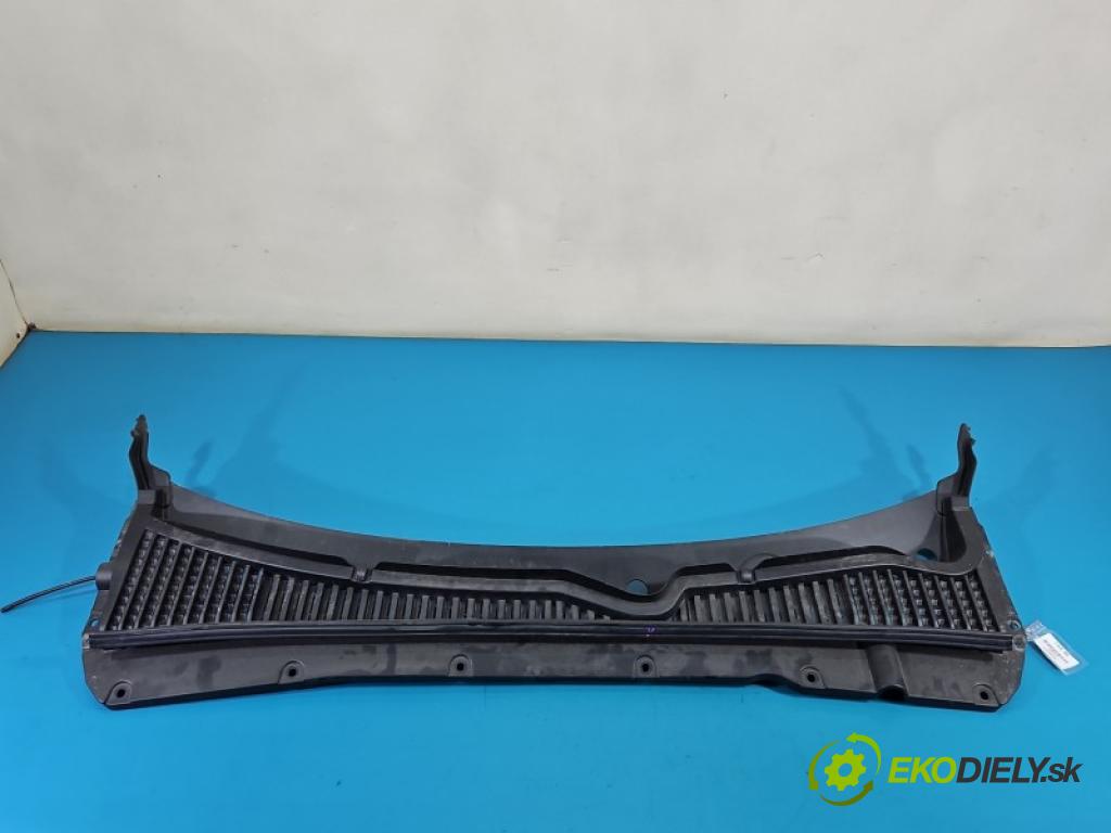 BYD ATTO 2 0.0 177 hp automatic 130 kW  5- torpédo SC3E-5302111 (Plast pod čelním sklem)