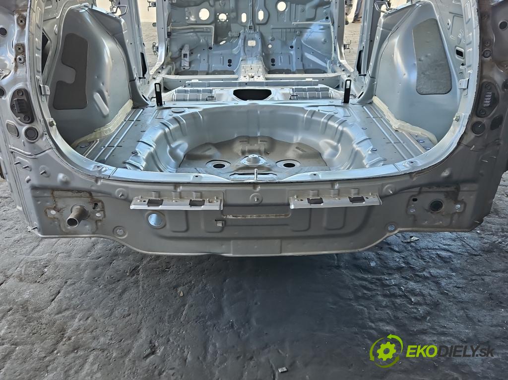 Hyundai I30 III 2016- 1.5 dpi 110 hp manual 80.9 kW 1498 cm3 5- stěna zadní