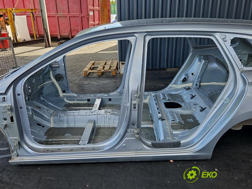 Hyundai I30 III 2016- 1.5 dpi 110 hp manual 80.9 kW 1498 cm3 5- práh levý  (Karoserie ostatní)