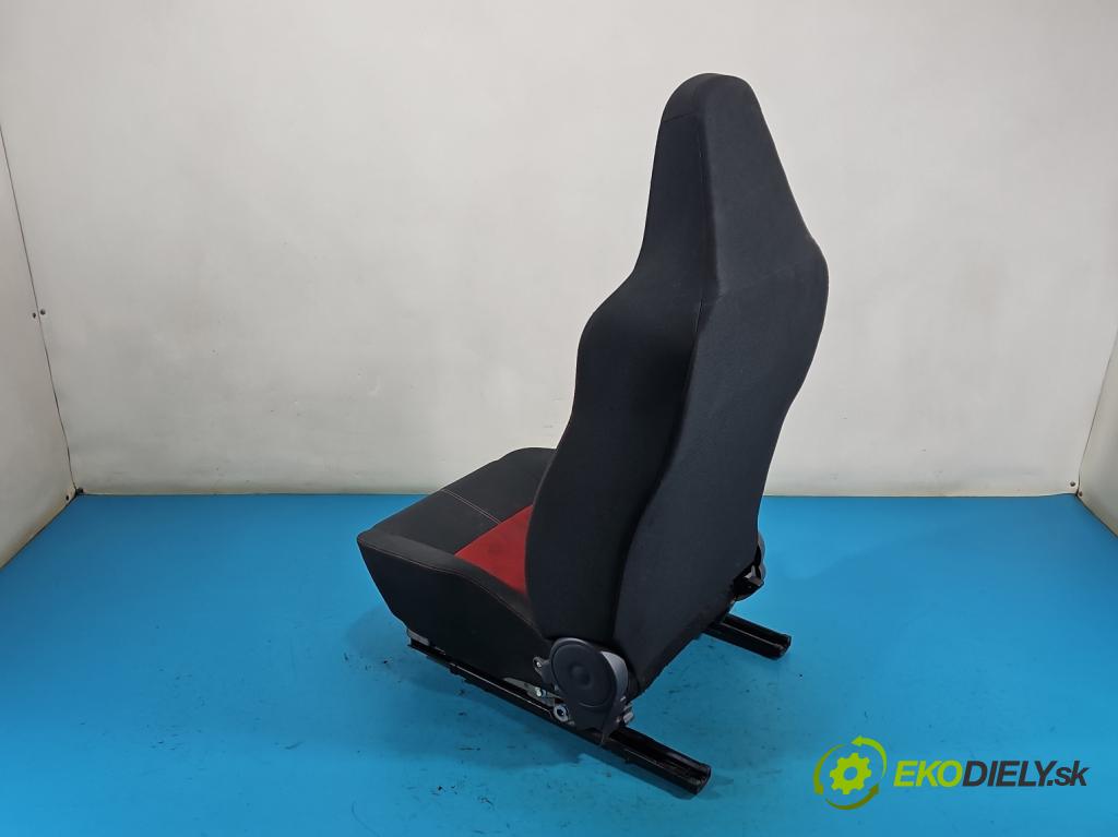 Suzuki Swift Mk6 2005-2010 1.6 16V 125 hp manual 92 kW 1586 cm3 3- Sedadlo pravý (Sedadlo)