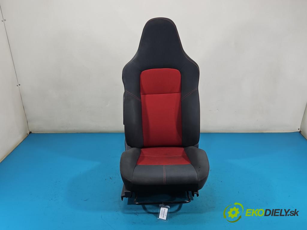 Suzuki Swift Mk6 2005-2010 1.6 16V 125 hp manual 92 kW 1586 cm3 3- Sedadlo pravý  (Sedadlo)