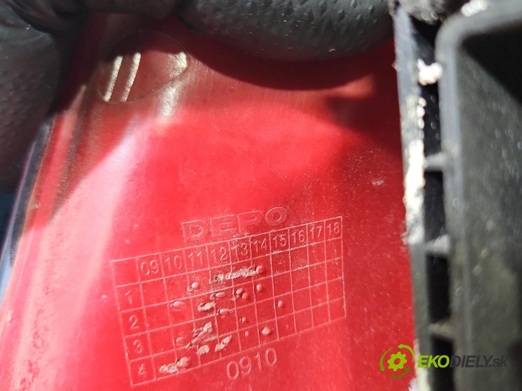 Peugeot 307 1.6 16V 109 hp manual 80 kW 1587 cm3 5- světlo zadní pravé blatník: