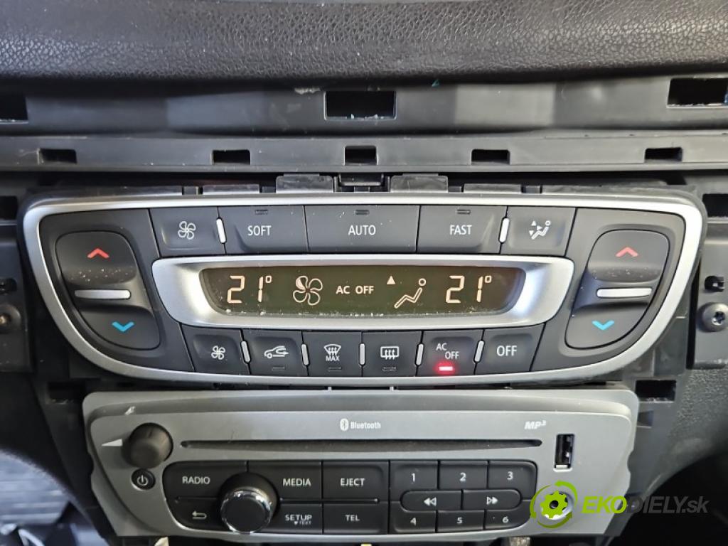 Renault Fluence 1.6 16V 111KM manual 82 kW 1598 cm3 4- palubní deska panel topení 275100018R