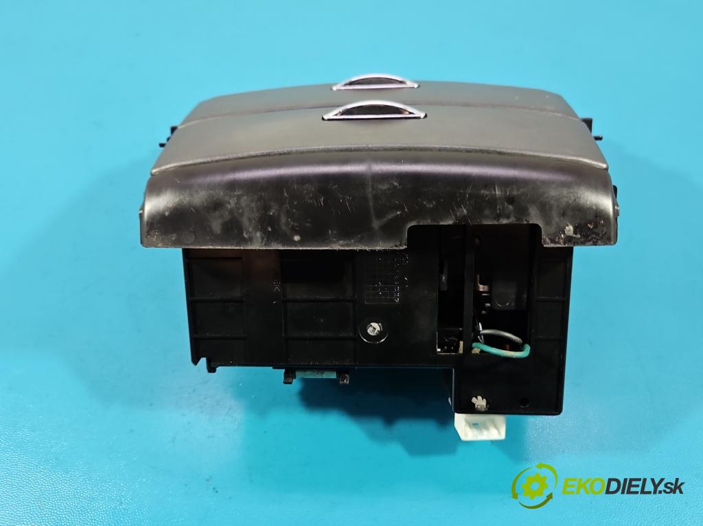 Kia Sorento I 2003-2009 3.3 V6 automatic 182 kW 3342 cm3 5- kastlík 84570-3E00
