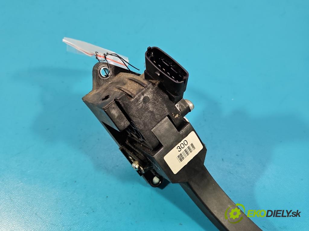Kia Sorento I 2003-2009 3.3 V6 automatic 182 kW 3342 cm3 5- pedal plyn potenciometr: DA4D057-3E400