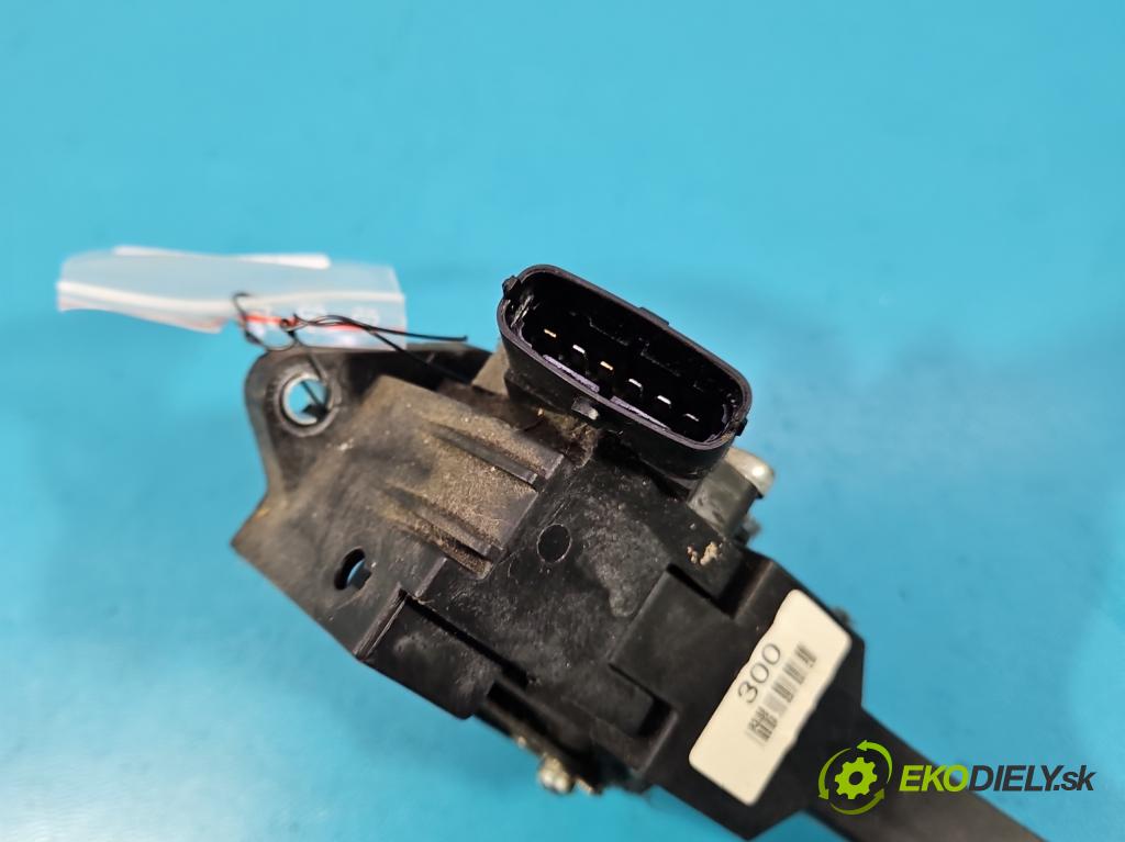 Kia Sorento I 2003-2009 3.3 V6 automatic 182 kW 3342 cm3 5- pedal plyn potenciometr: DA4D057-3E400