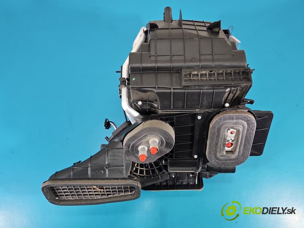 Renault Express 1.5 dci 95 hp manual 70 kW 1461 cm3 5- radiátor 272705910R (Radiátor topení)
