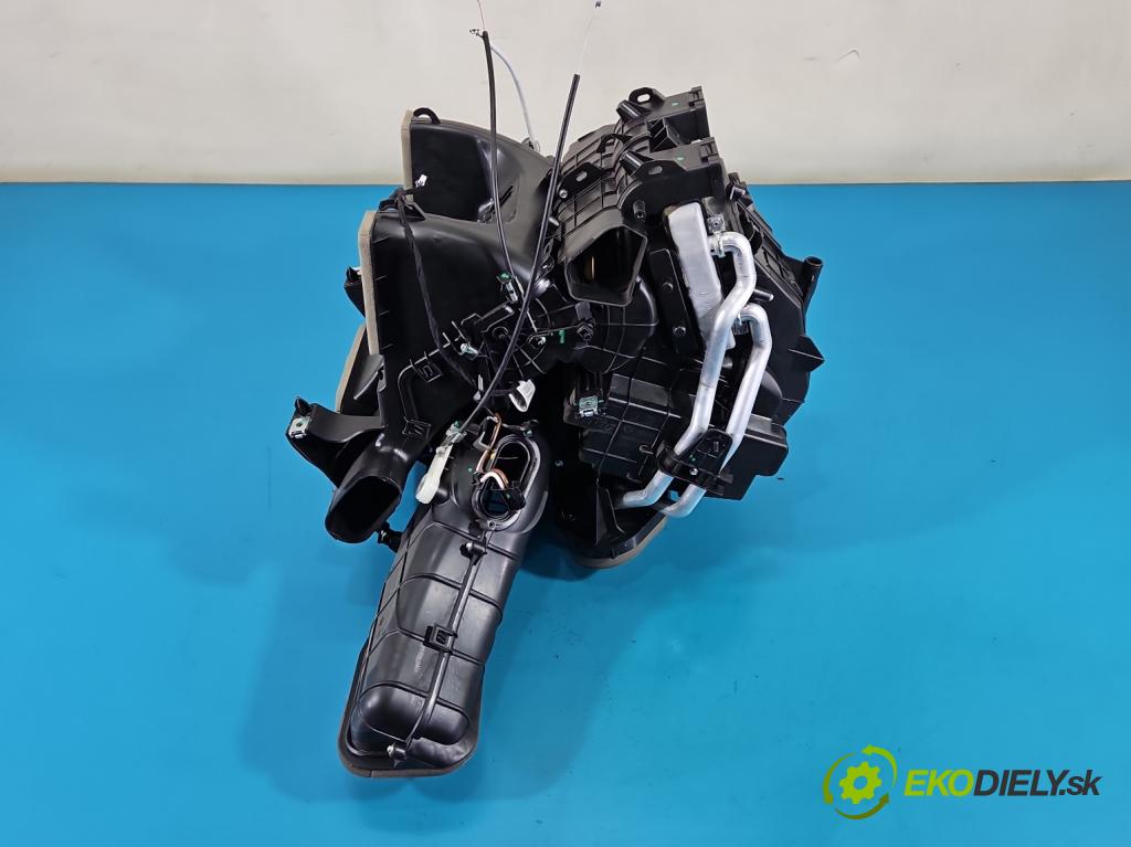Renault Express 1.5 dci 95 hp manual 70 kW 1461 cm3 5- radiátor 272705910R (Radiátor topení)