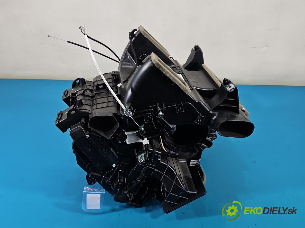 Renault Express 1.5 dci 95 hp manual 70 kW 1461 cm3 5- radiátor 272705910R (Radiátor topení)