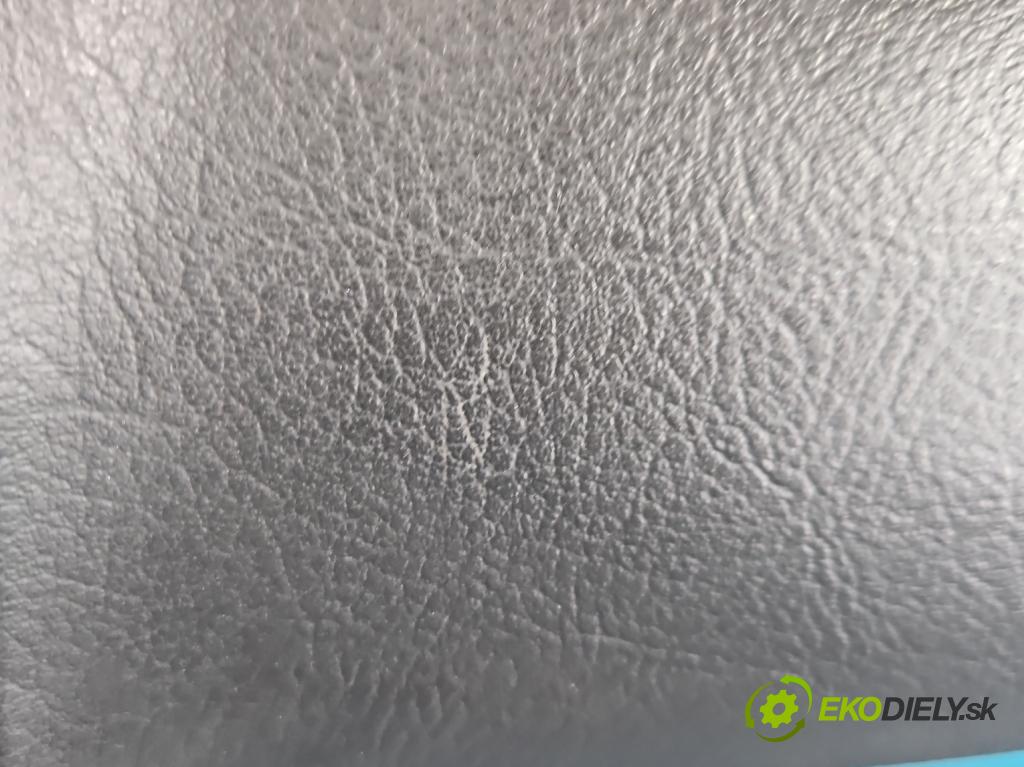 Kia Sorento I 2003-2009 3.3 V6 automatic 182 kW 3342 cm3 5- kokpit,přistrojova deska 