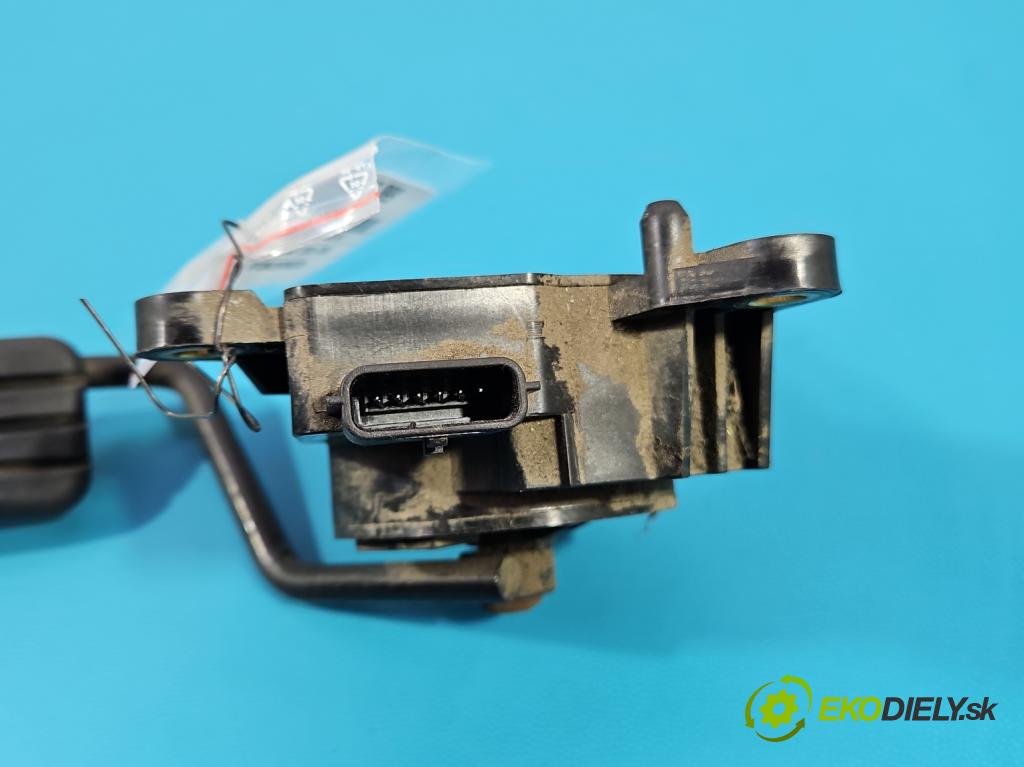 Renault Scenic II 2003-2009 1.6 16V 113 HP manual 83 kW 1598 cm3 5- pedal plyn potenciometr: 8200159645