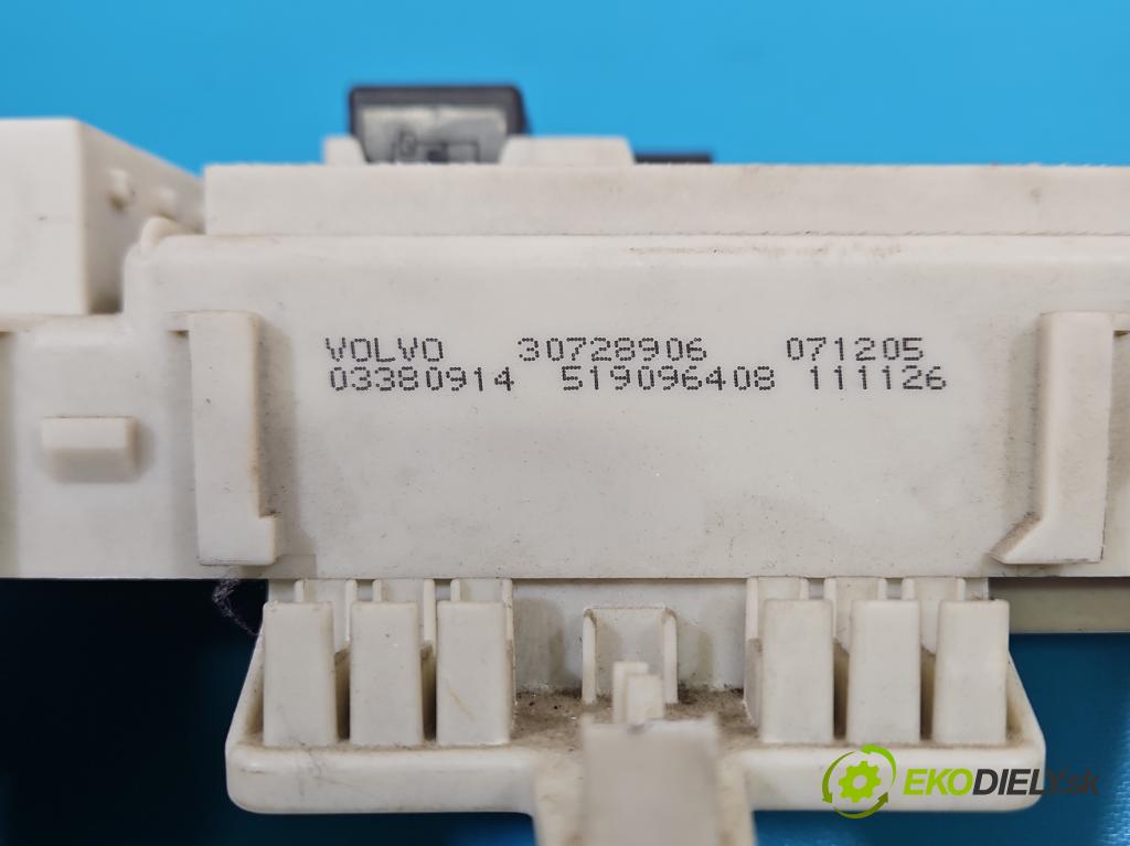 Volvo V50 1.6d 109 hp manual 80 kW 1560 cm3 5- skříňka pojistková 30728906 (Pojistková skříňka)