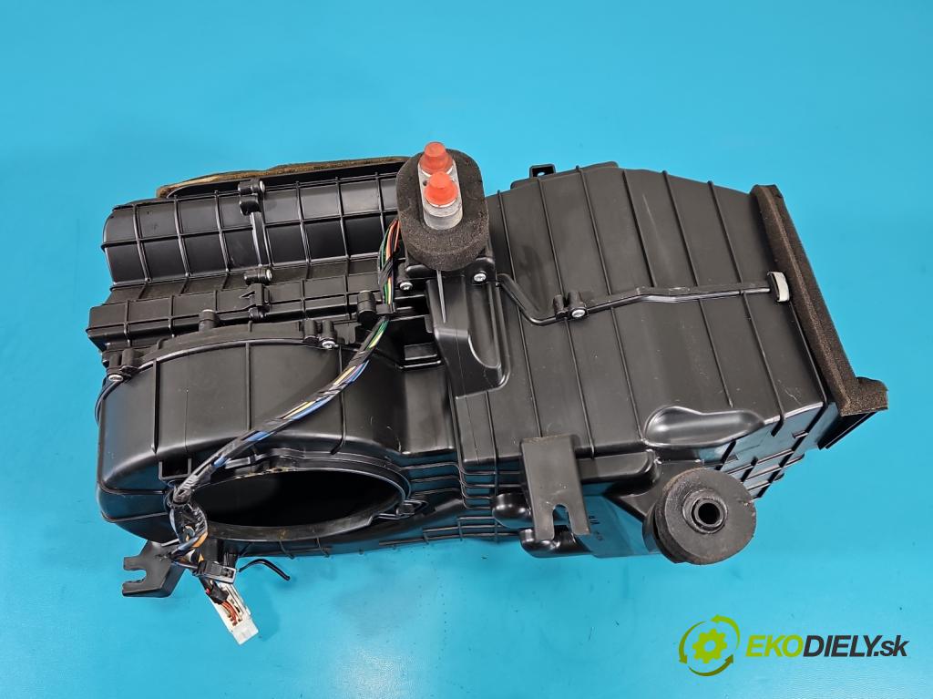 Kia Sorento I 2003-2009 3.3 V6 automatic 182 kW 3342 cm3 5- radiátor  (Radiátor topení)
