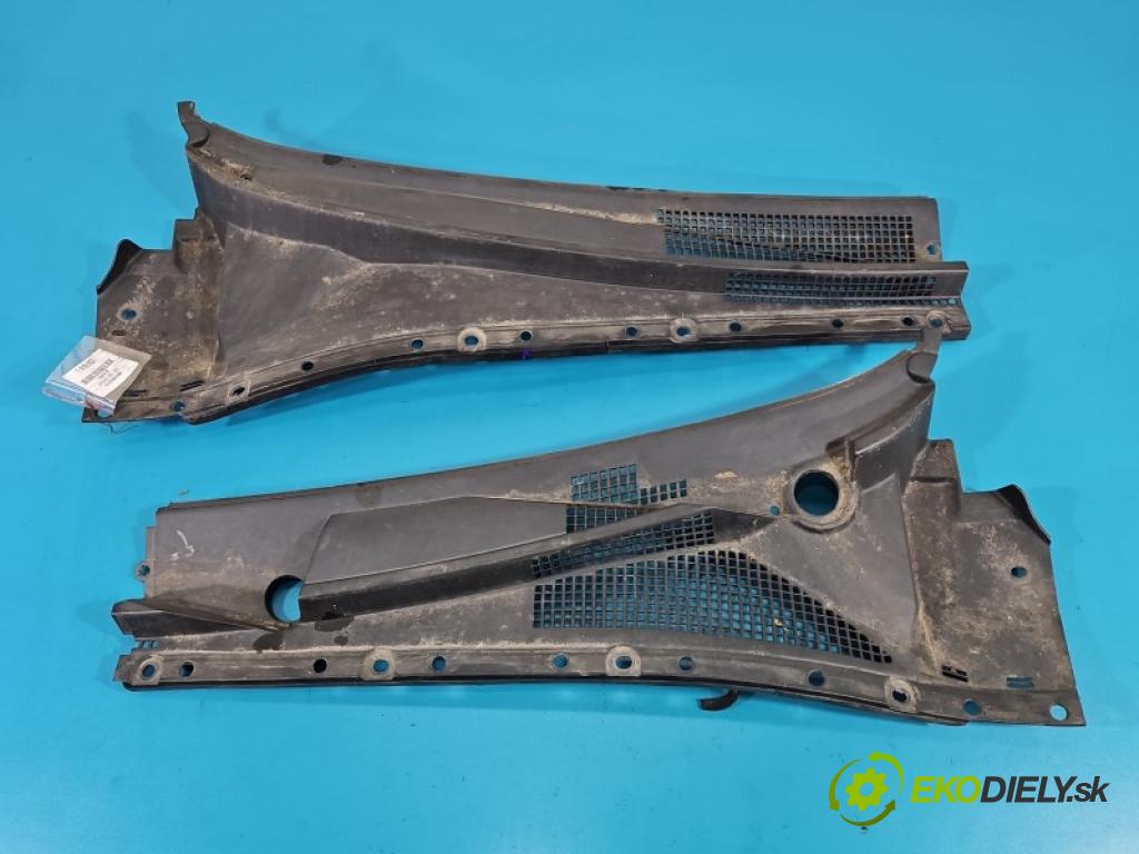 Kia Sorento I 2003-2009 3.3 V6 automatic 182 kW 3342 cm3 5- torpédo 86161-3E000 (Plast pod čelním sklem)