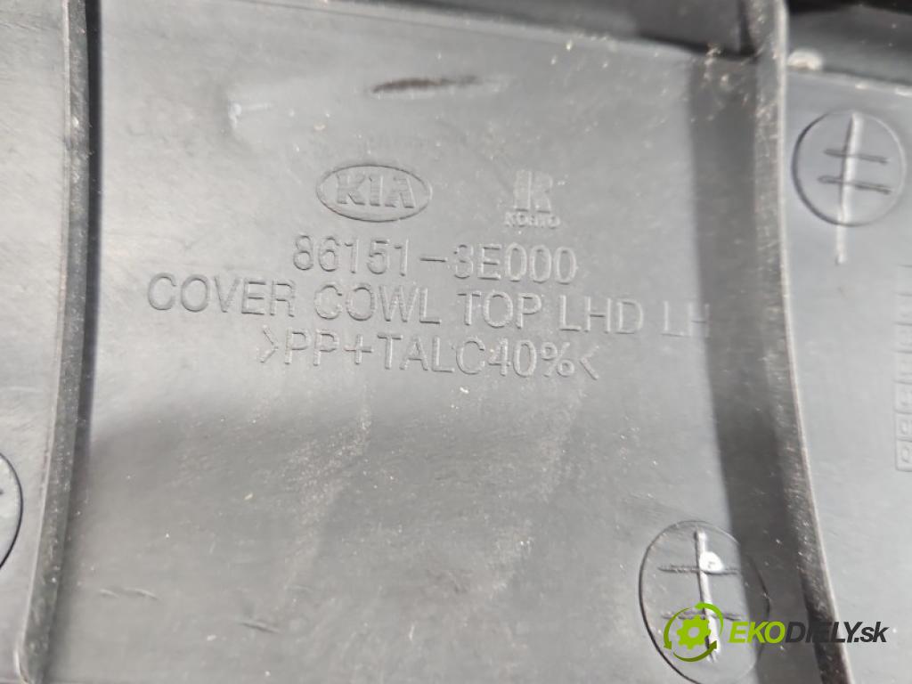 Kia Sorento I 2003-2009 3.3 V6 automatic 182 kW 3342 cm3 5- torpédo 86161-3E000 (Plast pod čelním sklem)