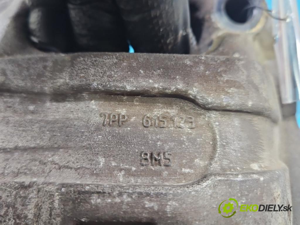 Porsche Cayenne II 2010-2017 3.0d 245KM automatic 180 kW 2967 cm3 5- brzdič predné pravý 7PP615123 (Kľučka dverí ostatné)
