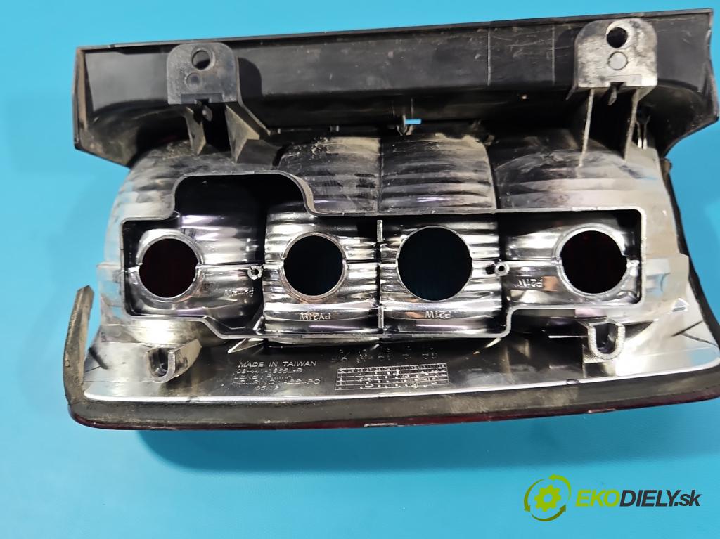 Vw Caddy III 2K 2003-2020 1.6 tdi 75 HP manual 55 kW 1598 cm3 5- svetlo / reflektor zadné ľavé blatník