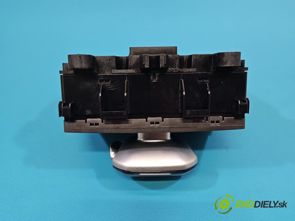 BYD ATTO 2  0.0 177 HP automatic 130 kW  5- Páka: Změny: stupeň,rýchlosť SC3E-1703040A-Y2HD3 (Rýchlostná páka (kulisa))