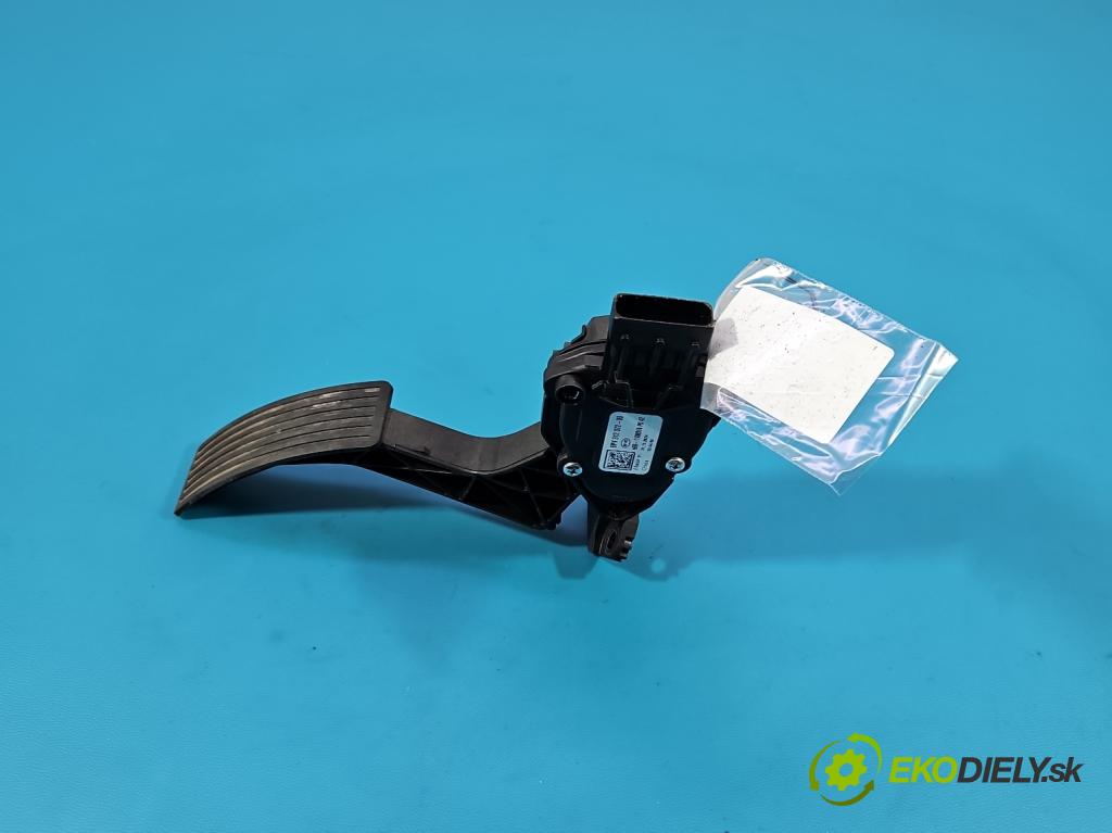 BYD ATTO 2  0.0 177 HP automatic 130 kW  5- pedal plyn potenciometr: 6PV312072-00