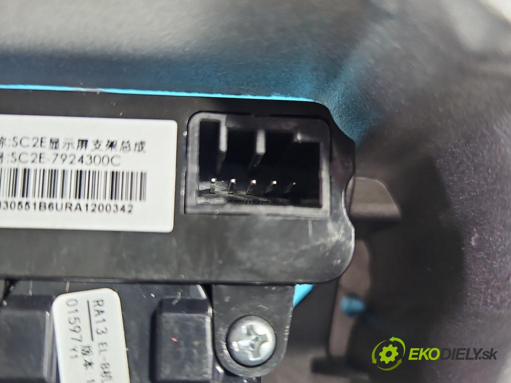 BYD ATTO 2 0.0 177 HP automatic 130 kW 5- Upevnenie: 7924300C