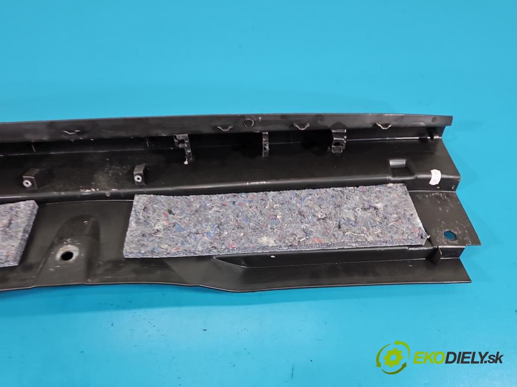 Opel Grandland 2017–2024 1.2 T 131 HP manual 96 kW 1199 cm3 5- kryt plast P00019277