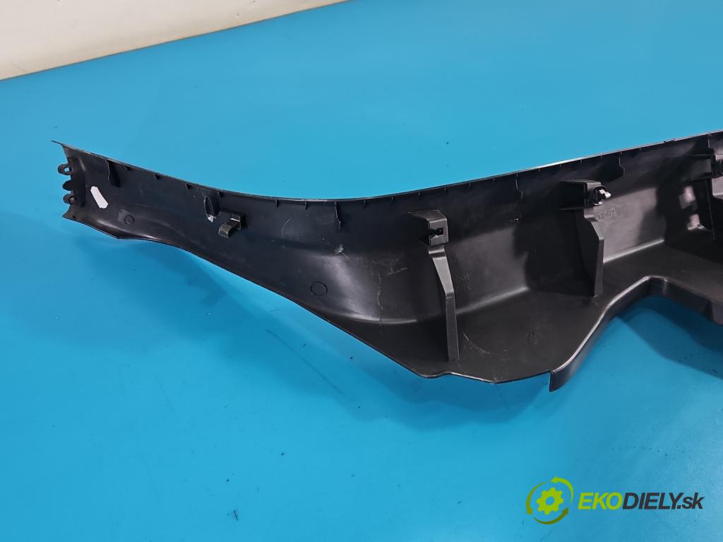 Opel Grandland 2017–2024 1.2 T 131 HP manual 96 kW 1199 cm3 5- kryt plast