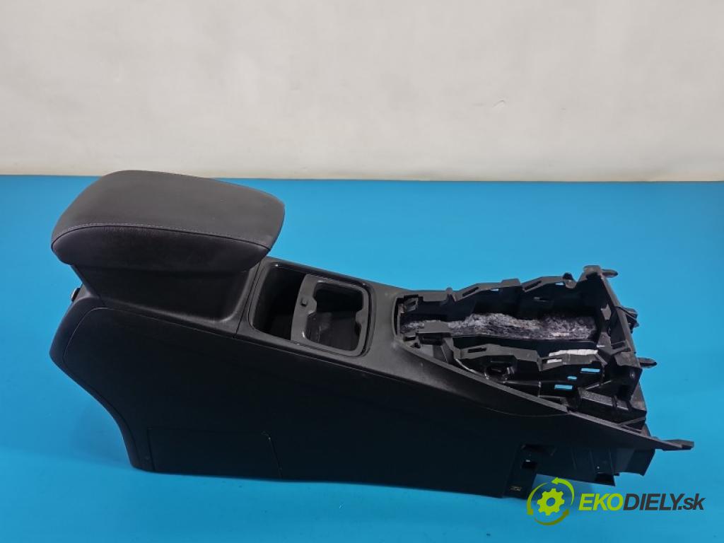 Opel Grandland 2017–2024 1.2 T 131 HP manual 96 kW 1199 cm3 5- operadlo 20050643 (Lakťová opierka)