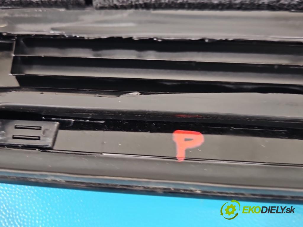 BYD ATTO 2 0.0 177 hp automatic 130 kW  5- lišta Okna: čelní: pravé