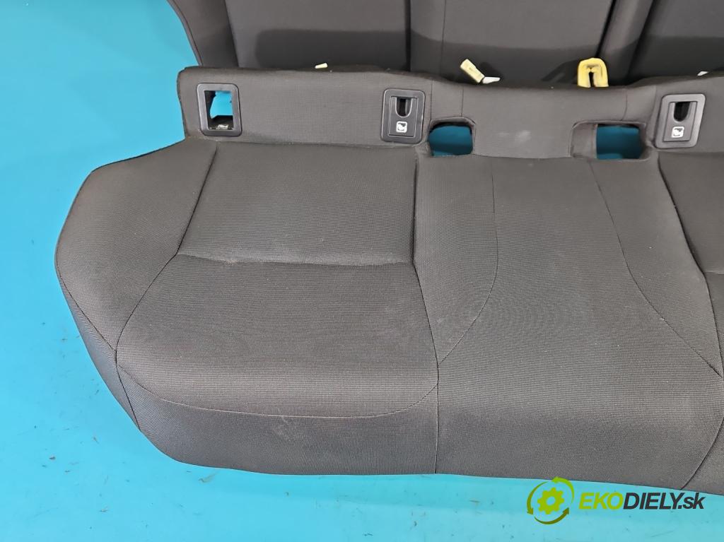 Toyota Corolla E21 2019- 1.6 16V 132 hp manual 97 kW 1598 cm3 4- Pohovka: zadní  (Sedadlo)