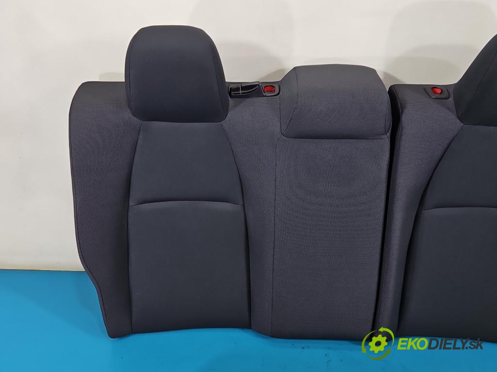 Toyota Corolla E21 2019- 1.6 16V 132 hp manual 97 kW 1598 cm3 4- Pohovka: zadní  (Sedadlo)