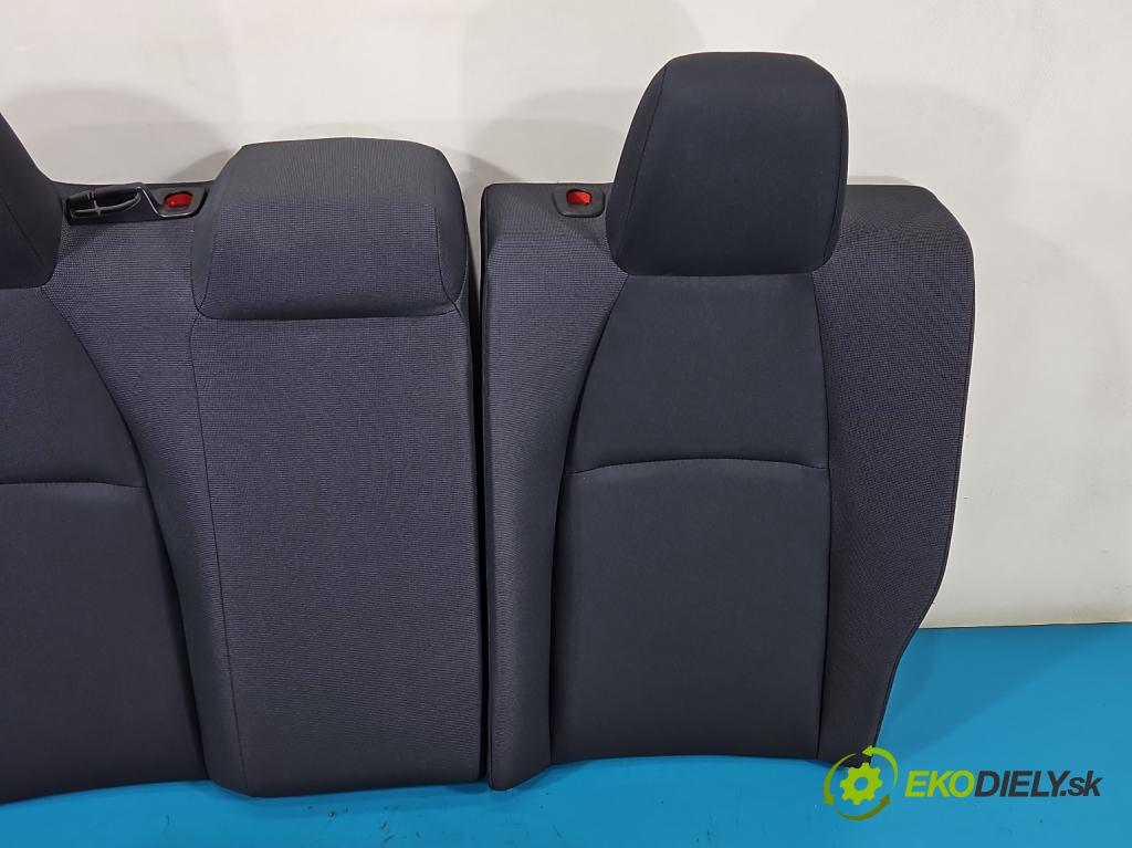 Toyota Corolla E21 2019- 1.6 16V 132 hp manual 97 kW 1598 cm3 4- Pohovka: zadní  (Sedadlo)