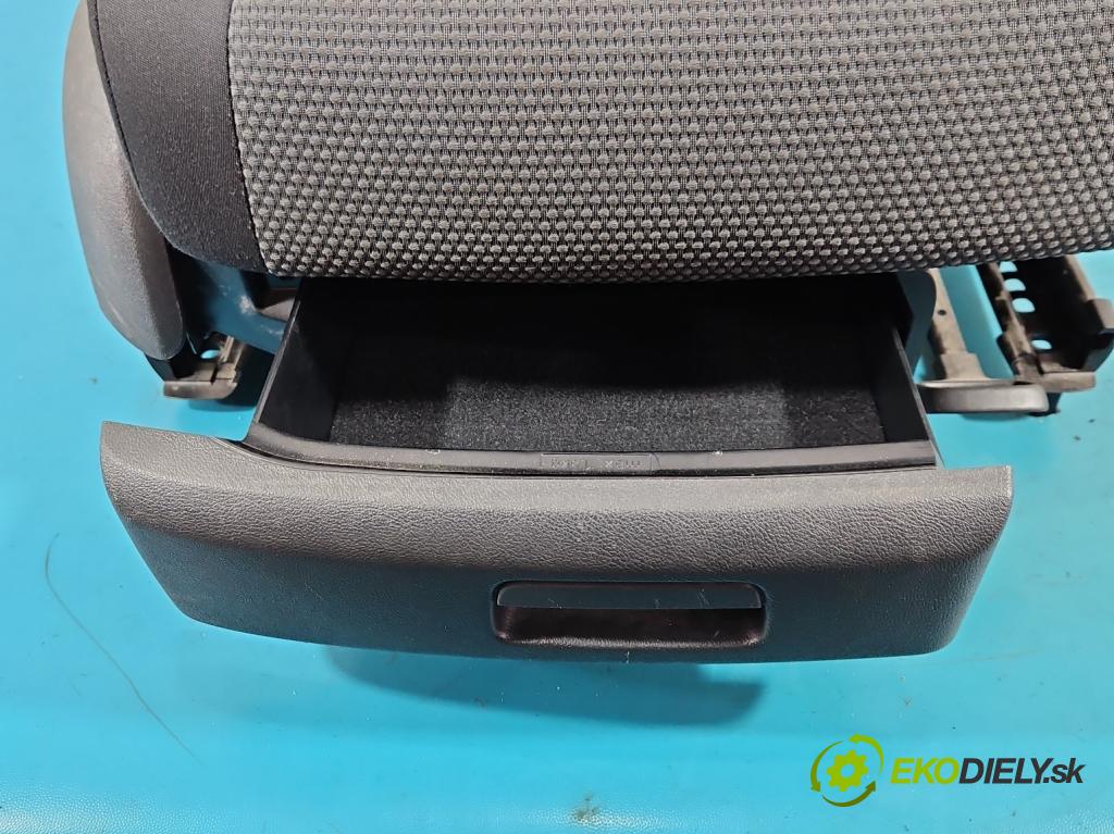 Vw Golf VI 2008-2013 1.6 tdi 105 HP manual 77 kW 1598 cm3 5- Sedačka pravý (Sedadlo)
