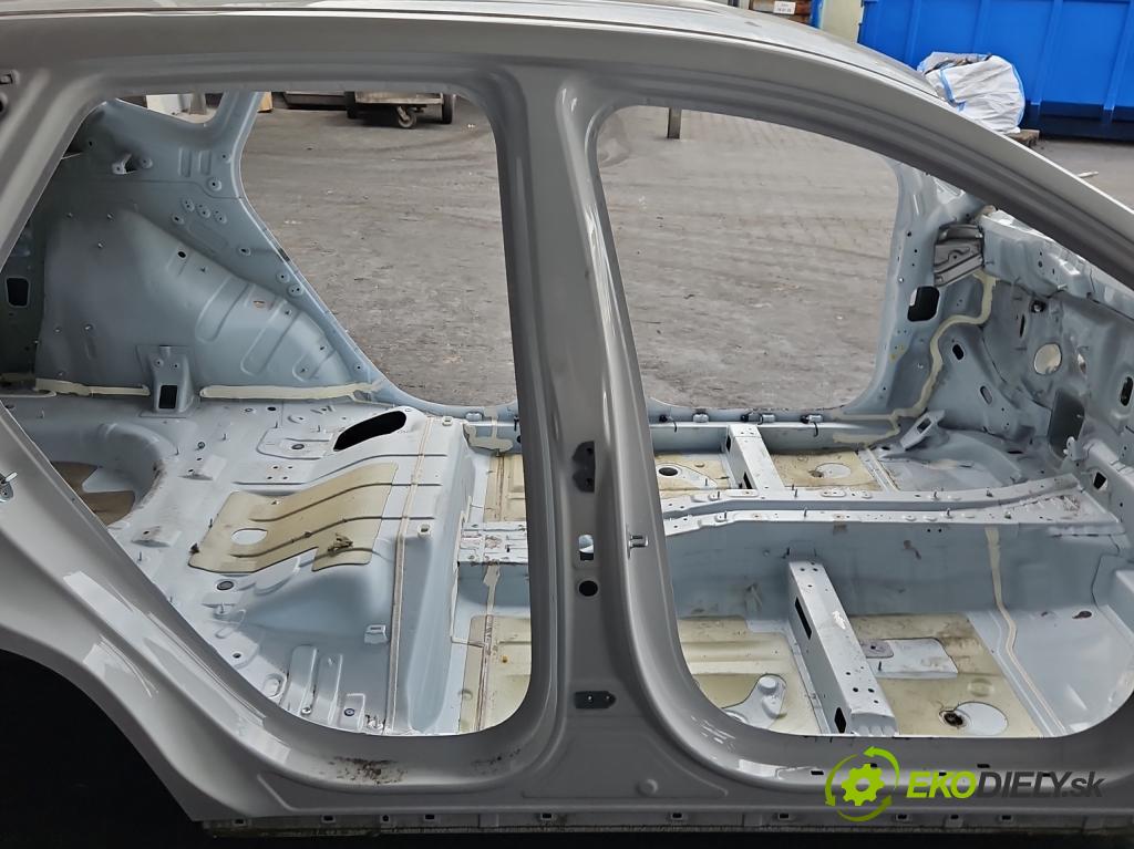 Hyundai Tucson IV 2020- 1.6 T-GDI 150 hp manual 110.1 kW 1598 cm3 5- práh pravý  (Karoserie ostatní)