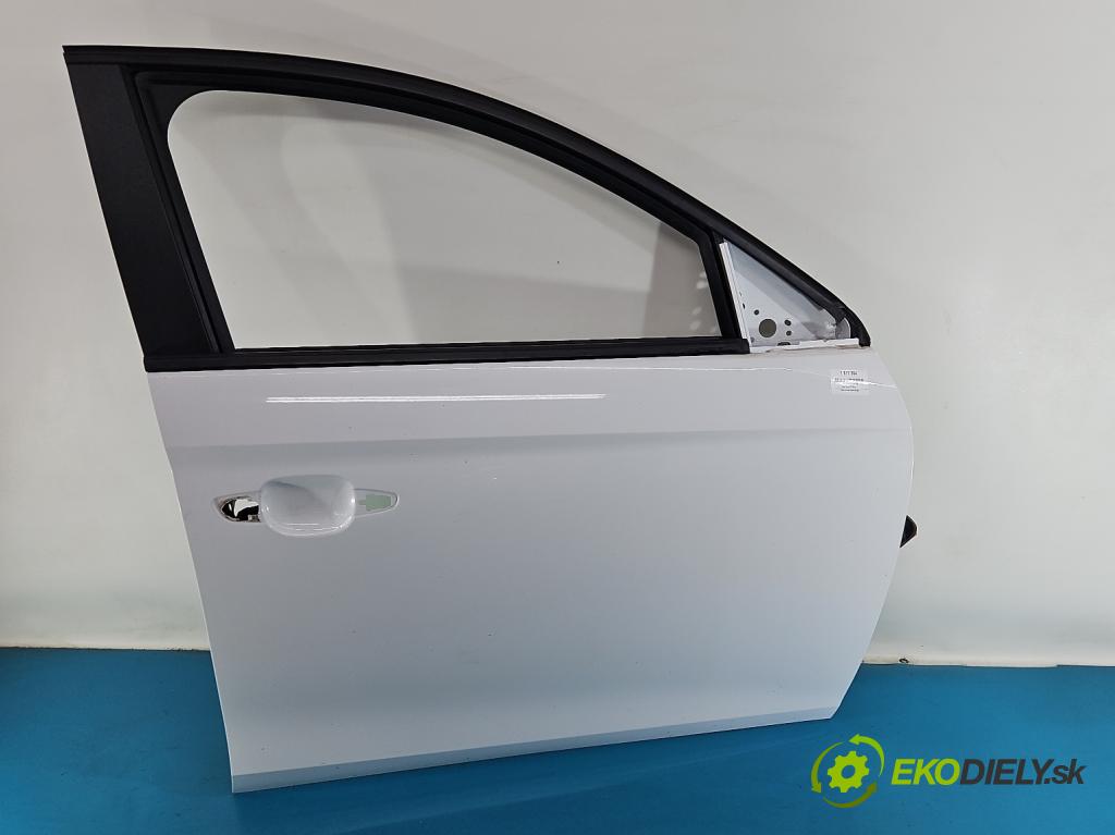 Opel Corsa F 2019- 1.2 12V 75 hp manual 55 kW 1199 cm3 5- dveře přední pravé  (Klika dveří ostatní)