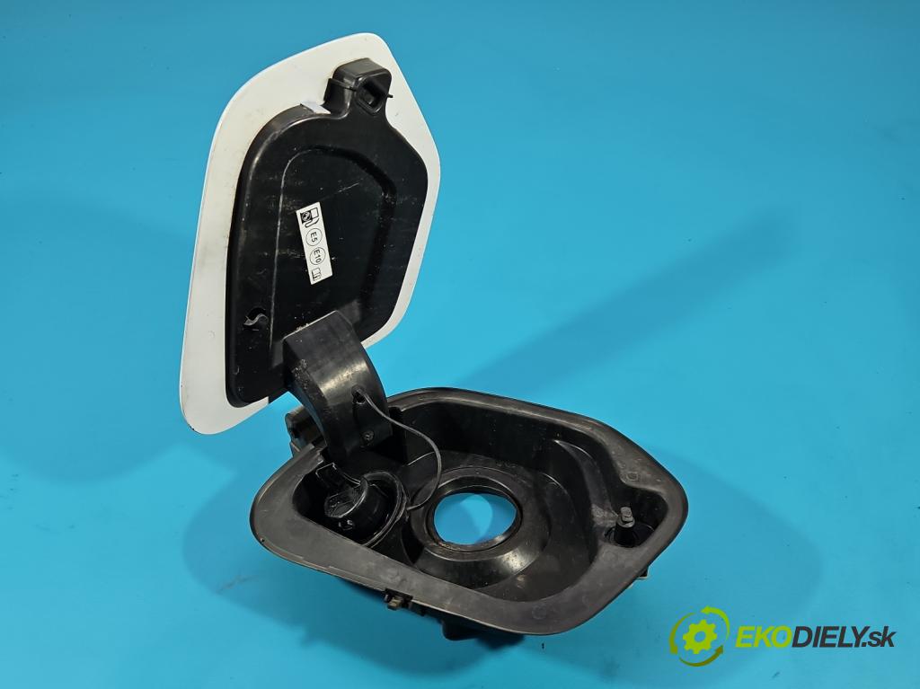 Opel Corsa F 2019- 1.2 12V 75 HP manual 55 kW 1199 cm3 5- Klapka nádrže palivo  (Kľučka dverí ostatné)