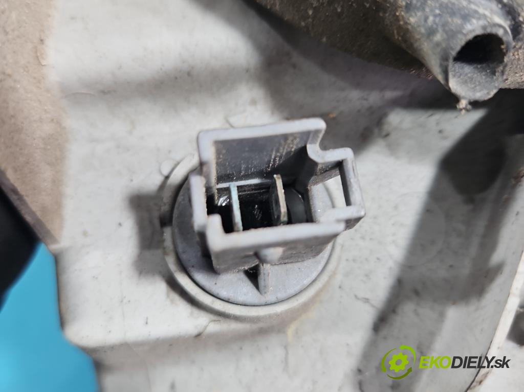 Daihatsu Terios 1997-2005 1.3 16V 86 hp manual 63 kW 1298 cm3 5- světlo levý 001-7376 (Klika dveří ostatní)